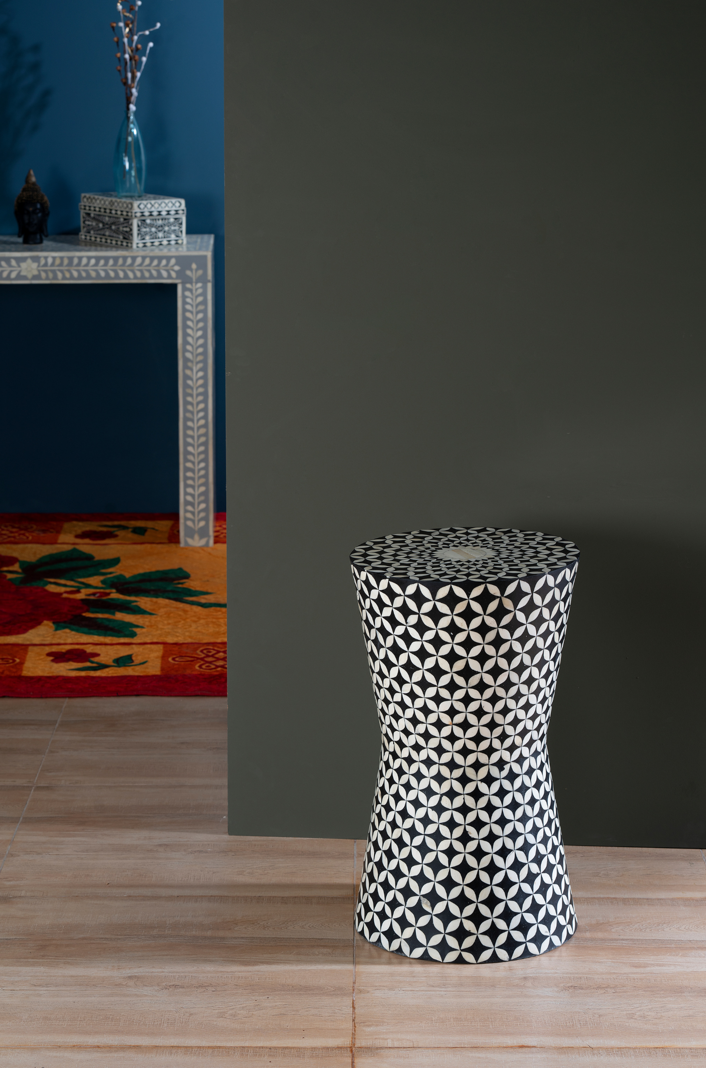 Noir Geo Inlay Accent Pedestal