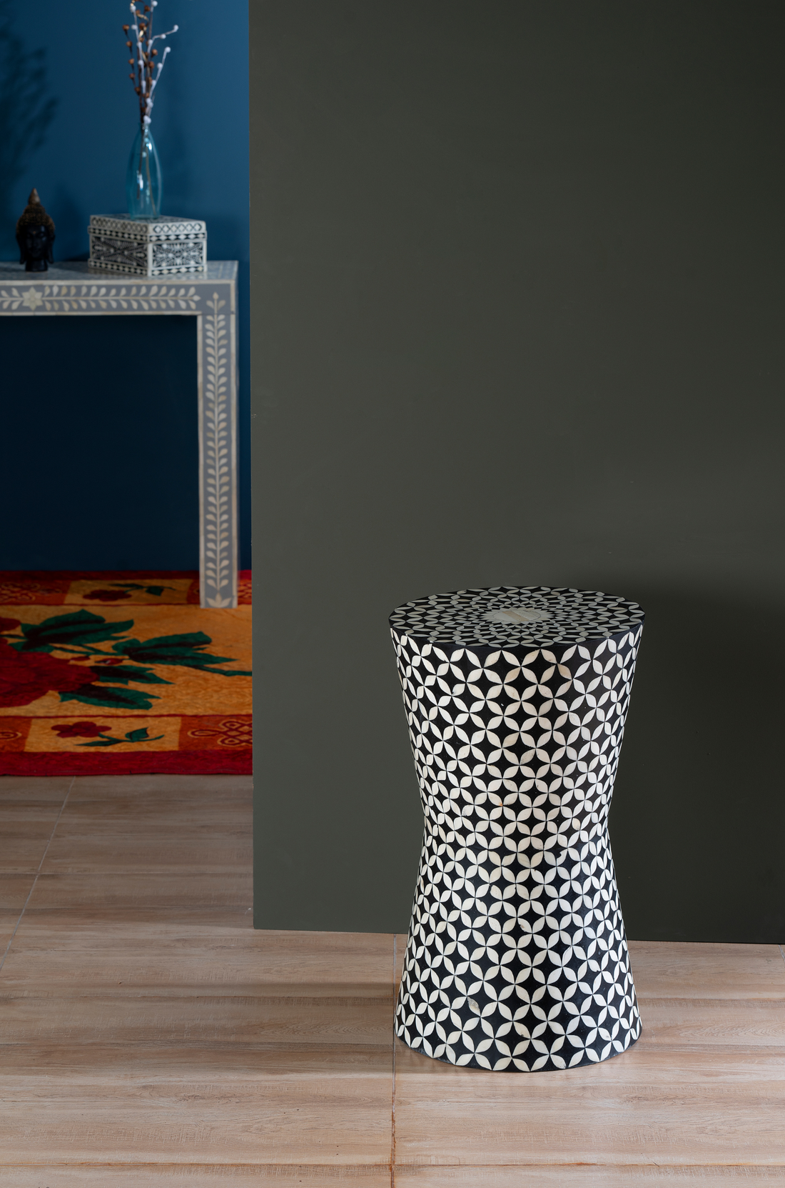 Noir Geo Inlay Accent Pedestal