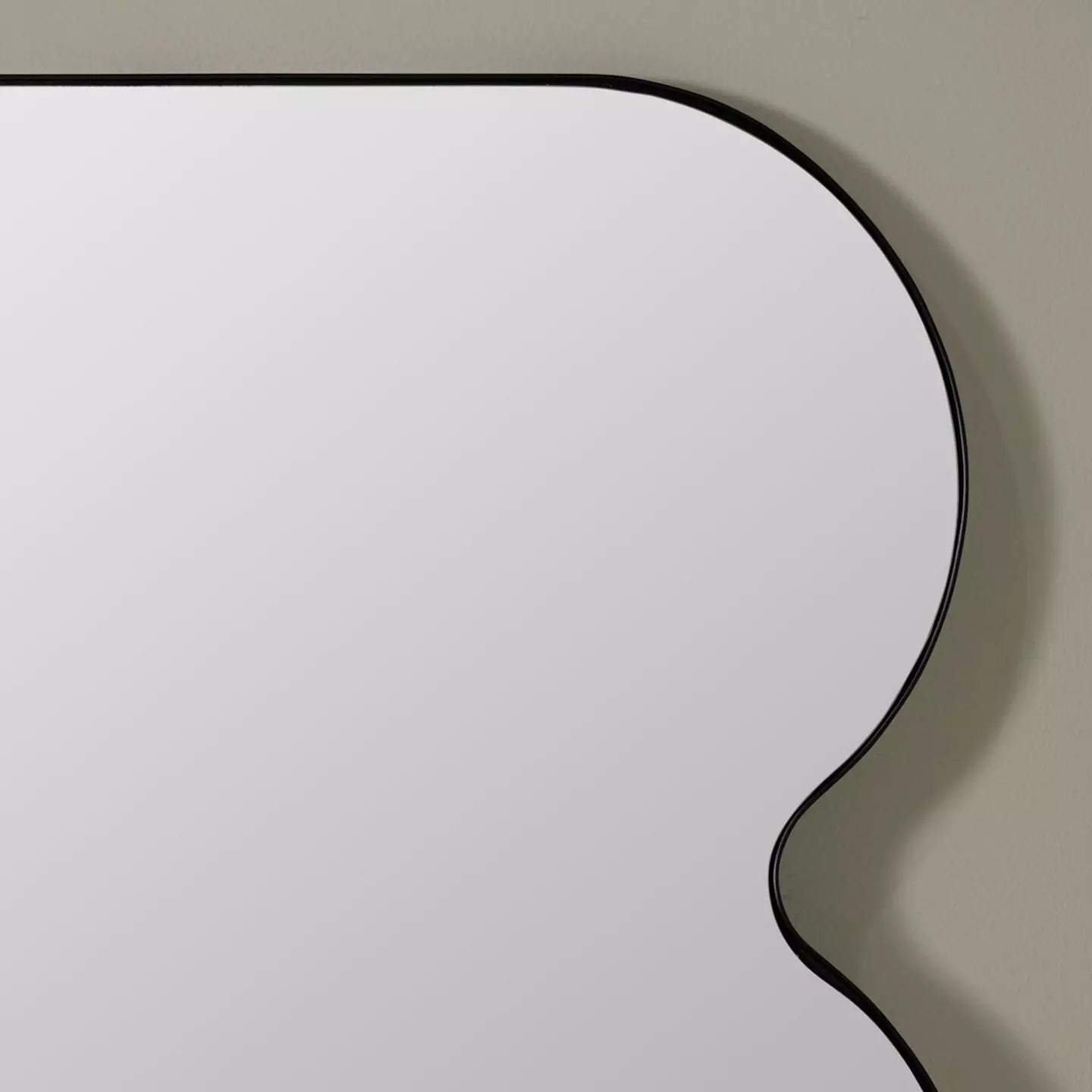 Menez Mirror