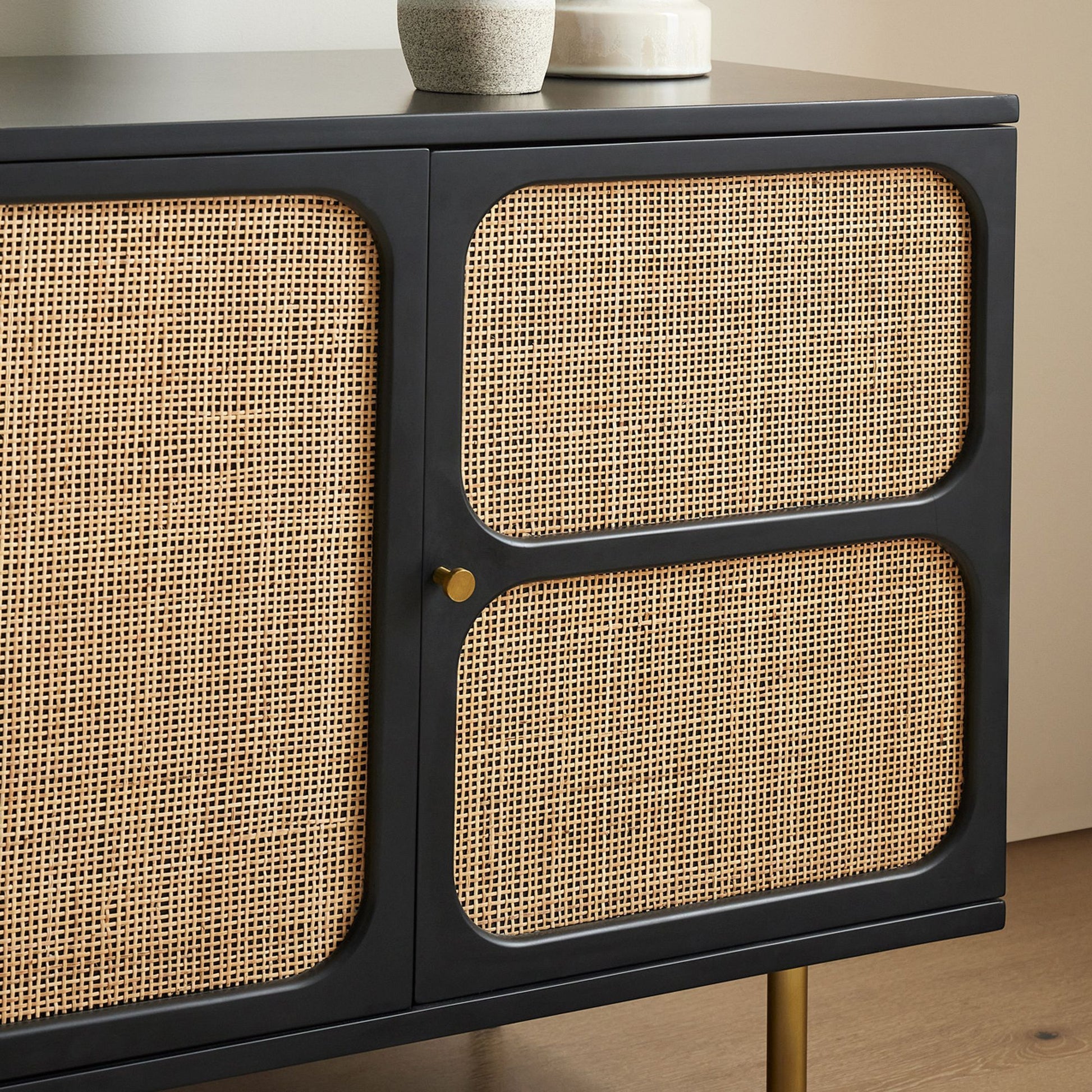 Aden Woven Media Console